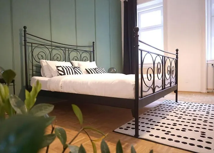 Apartment Large - Great For Groups - With Balcony Or Terrace *