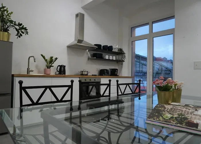 Apartment Large - Great For Groups - With Balcony Or Terrace *