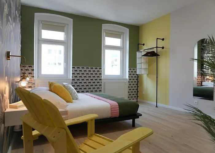 Large - Great For Groups - With Balcony Or Terrace Apartment