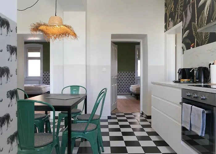 Apartment Large - Great For Groups - With Balcony Or Terrace *