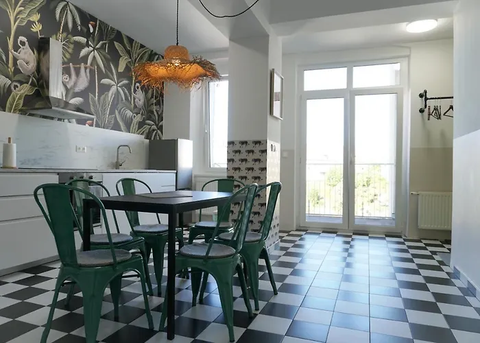 Large - Great For Groups - With Balcony Or Terrace Vienna