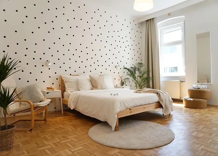 Large - Great For Groups - With Balcony Or Terrace Apartment *