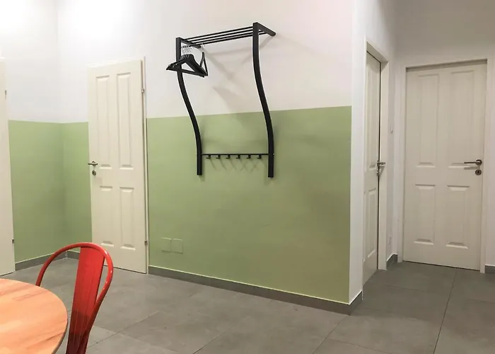 Large - Great For Groups - With Balcony Or Terrace Apartment