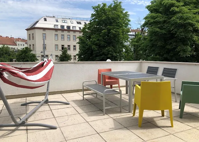 Large - Great For Groups - With Balcony Or Terrace