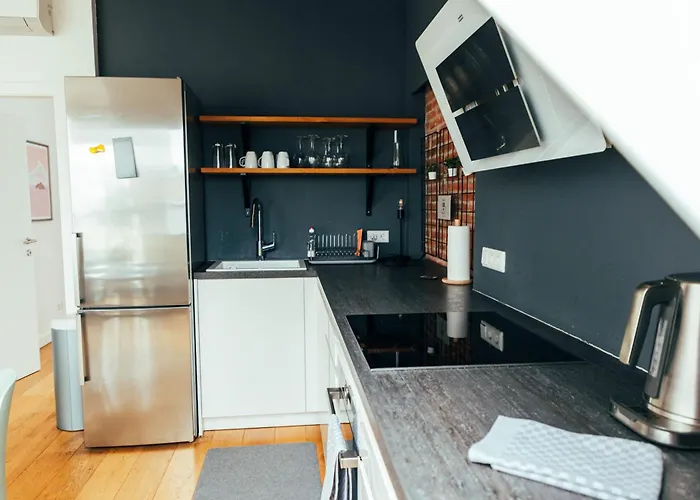 Large - Great For Groups - With Balcony Or Terrace Apartment *